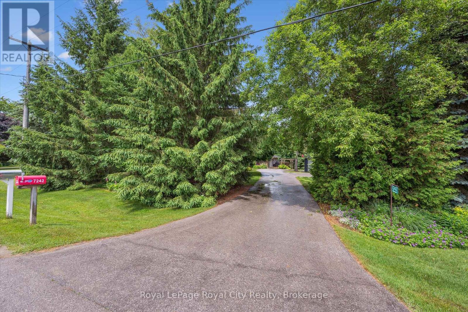 












7242 4 SIDE ROAD

,
Centre Wellington,




Ontario
N0B1B0

