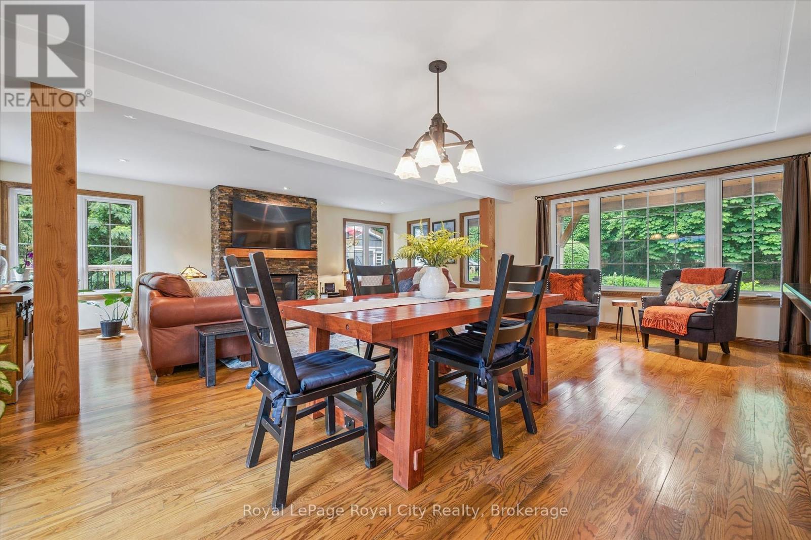 












7242 4 SIDE ROAD

,
Centre Wellington,




Ontario
N0B1B0

