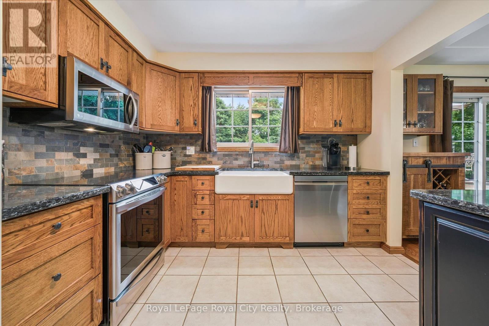 












7242 4 SIDE ROAD

,
Centre Wellington,




Ontario
N0B1B0


