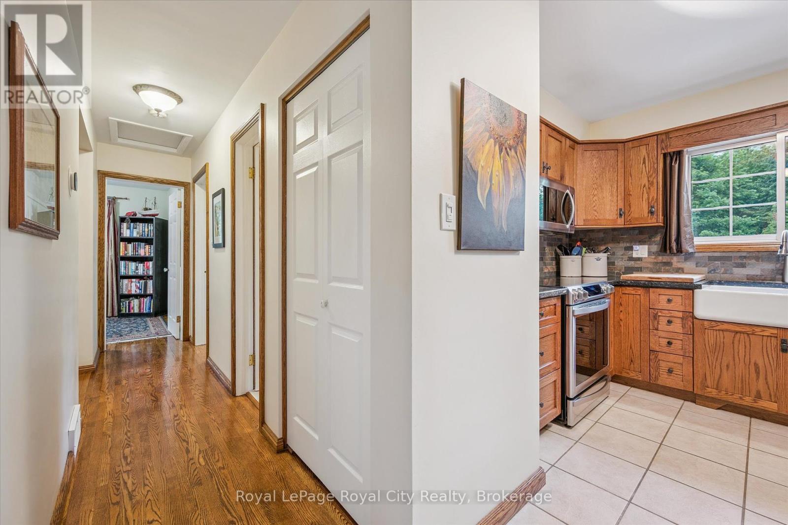 












7242 4 SIDE ROAD

,
Centre Wellington,




Ontario
N0B1B0

