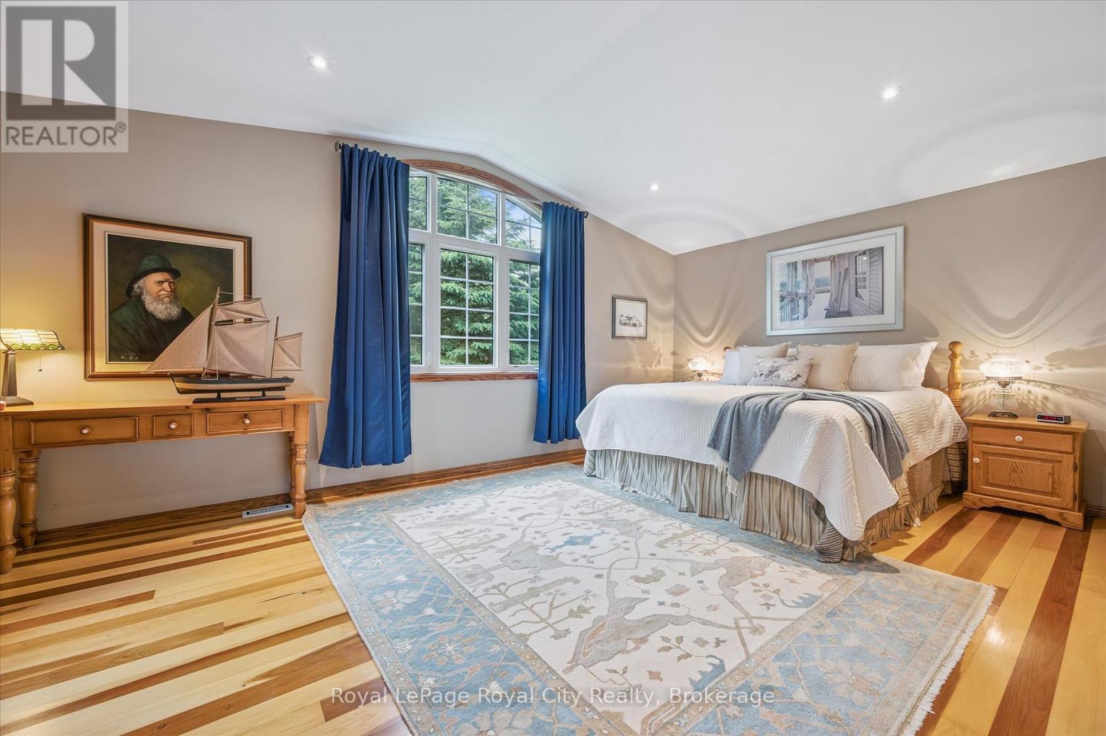 












7242 4 SIDE ROAD

,
Centre Wellington,




Ontario
N0B1B0


