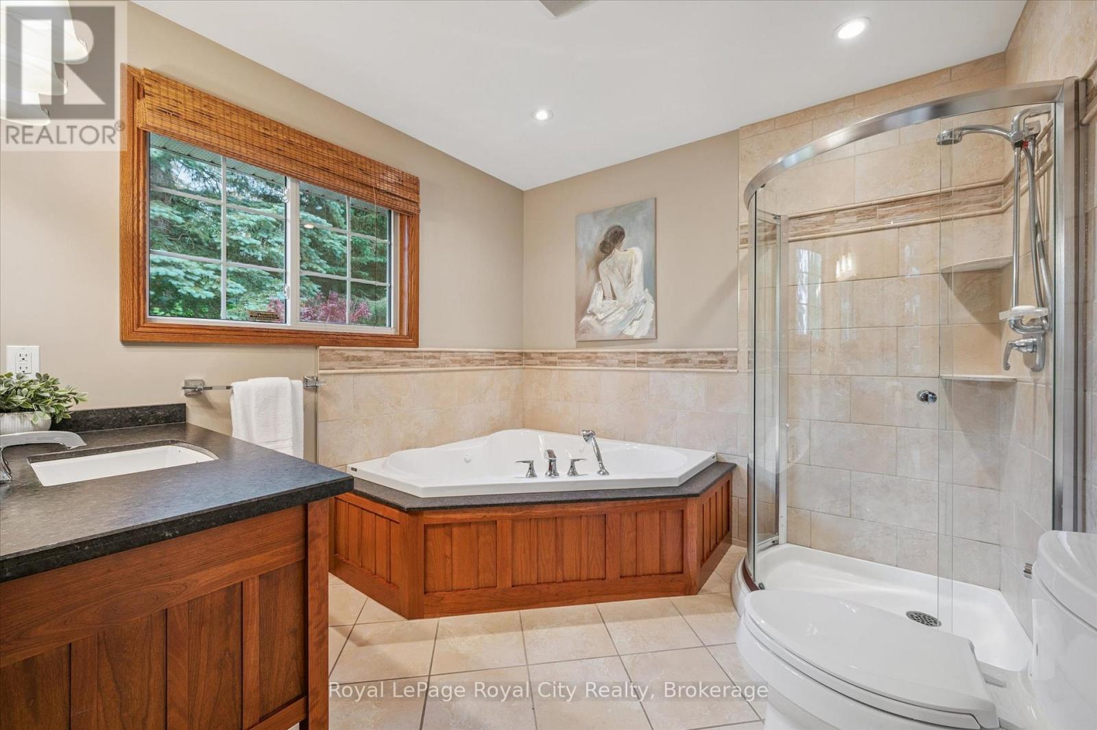 












7242 4 SIDE ROAD

,
Centre Wellington,




Ontario
N0B1B0

