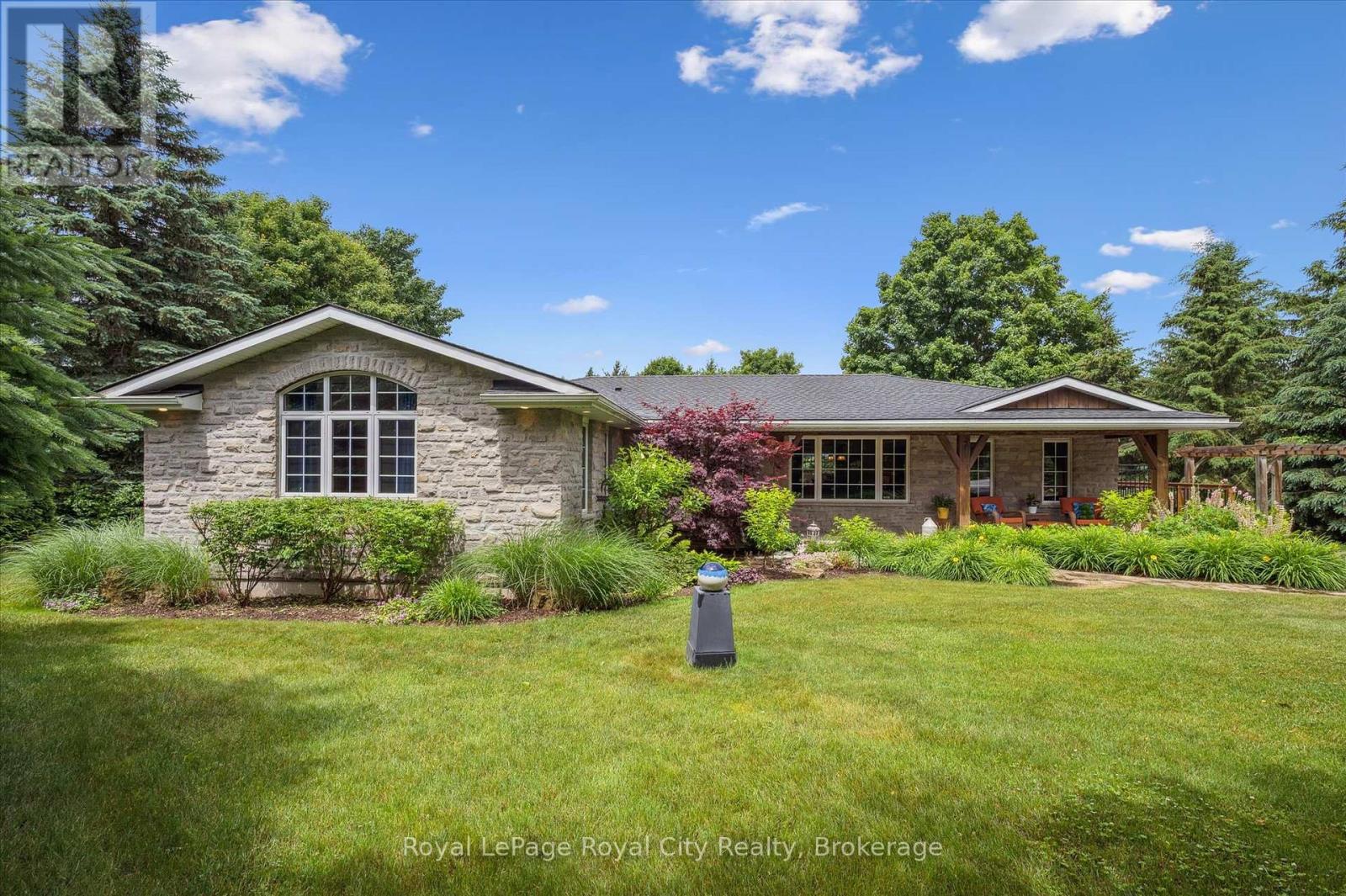 












7242 4 SIDE ROAD

,
Centre Wellington,




Ontario
N0B1B0

