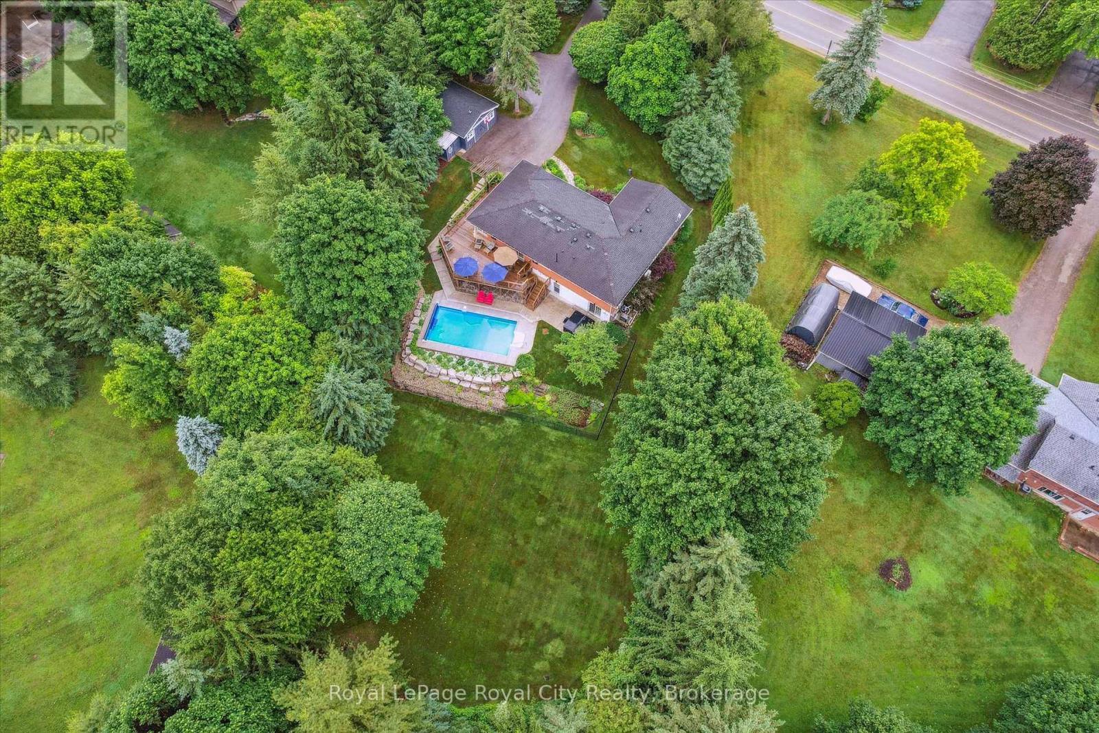 












7242 4 SIDE ROAD

,
Centre Wellington,




Ontario
N0B1B0

