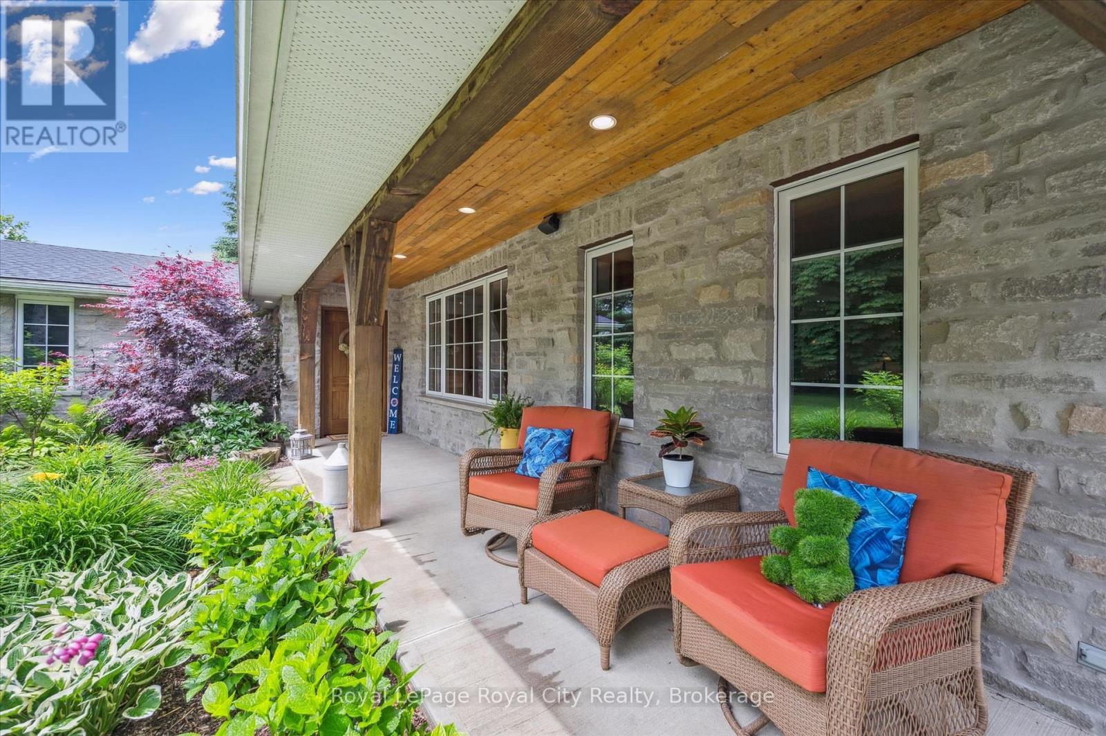 












7242 4 SIDE ROAD

,
Centre Wellington,




Ontario
N0B1B0

