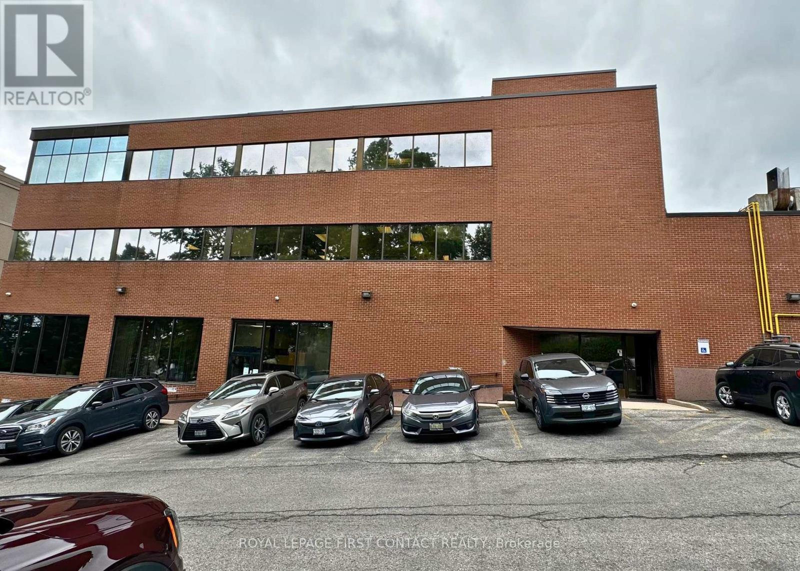 












135 BAYFIELD STREET

,
Barrie,




Ontario
L4M3B3

