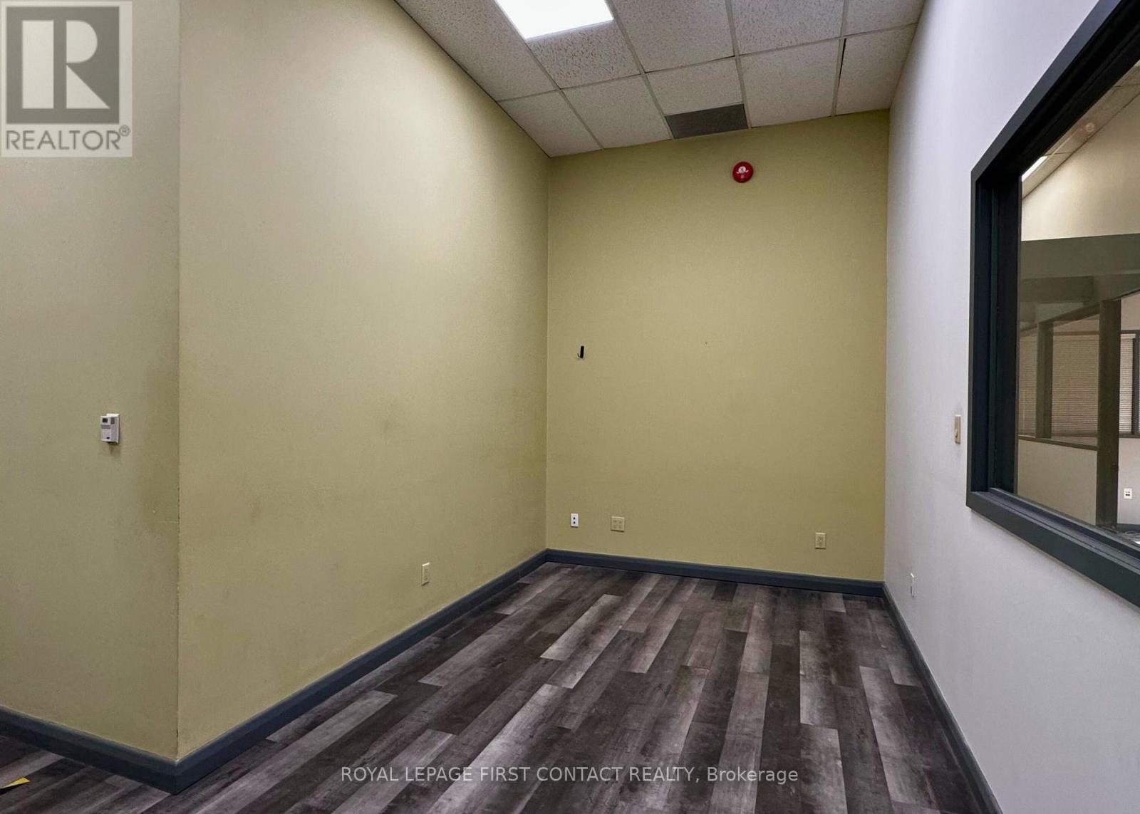 












102 - 135 BAYFIELD STREET

,
Barrie,




Ontario
L4M3B3

