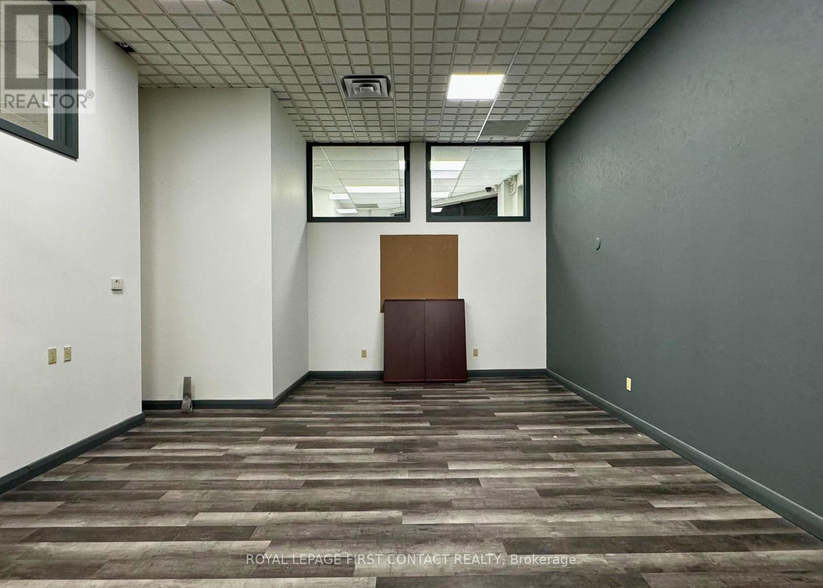 












102 - 135 BAYFIELD STREET

,
Barrie,




Ontario
L4M3B3

