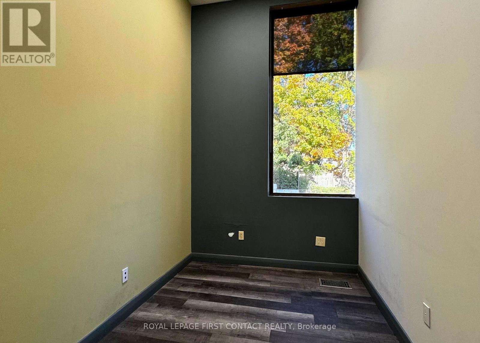 












102 - 135 BAYFIELD STREET

,
Barrie,




Ontario
L4M3B3

