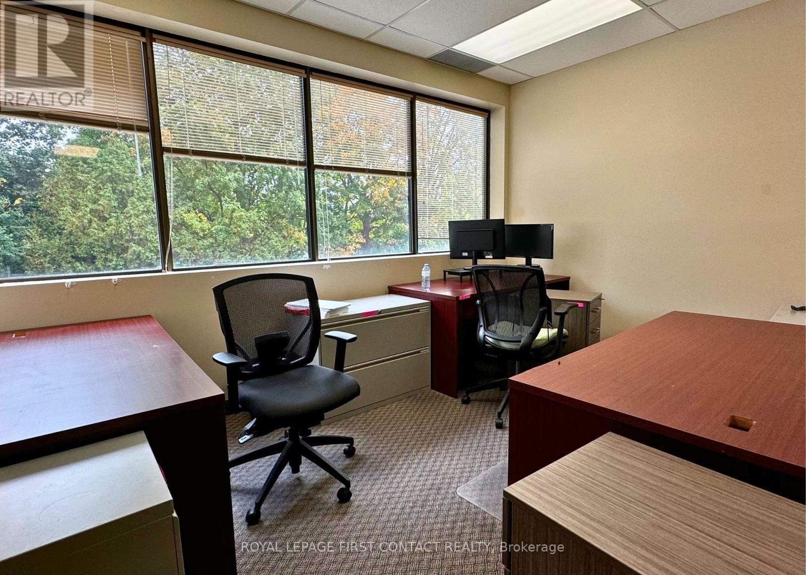 












201/202 - 135 BAYFIELD STREET

,
Barrie,




Ontario
L4M3B3

