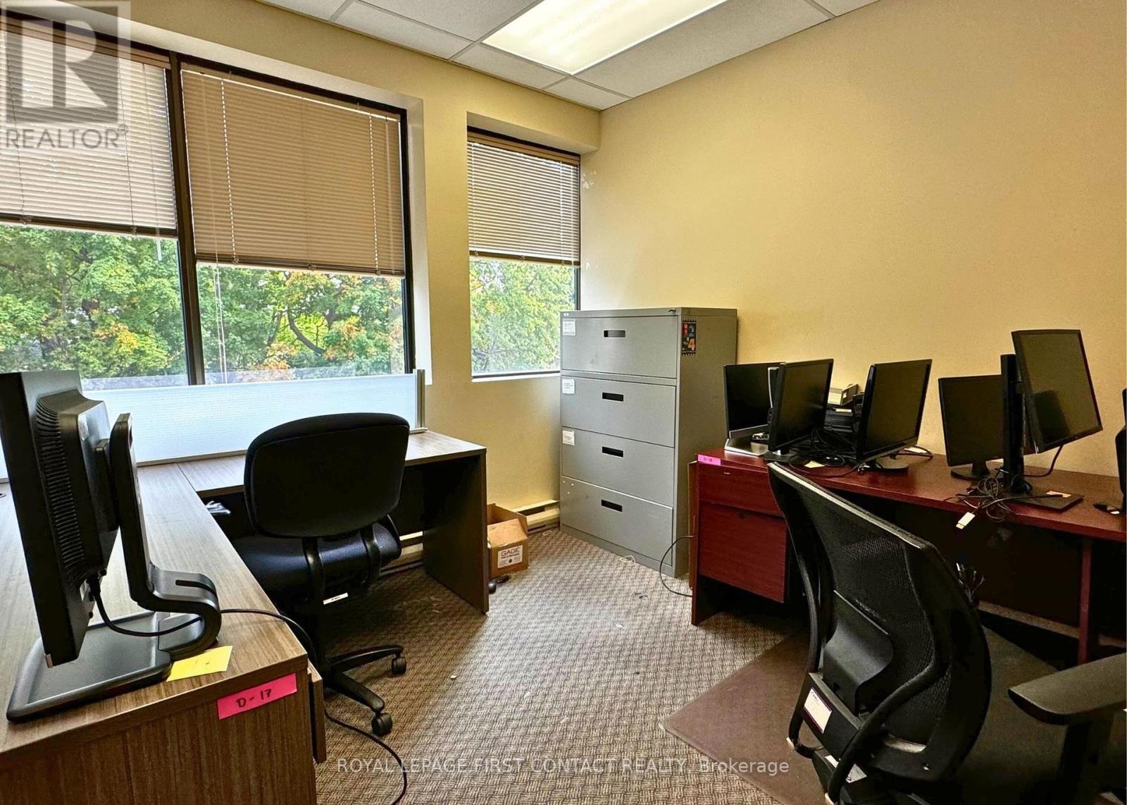 












201/202 - 135 BAYFIELD STREET

,
Barrie,




Ontario
L4M3B3

