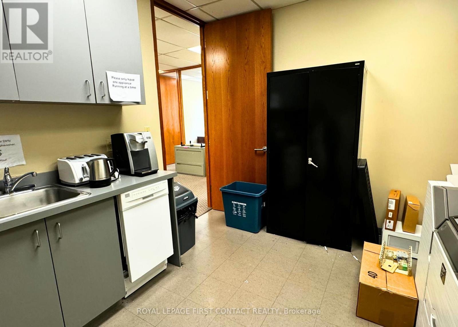 












201/202 - 135 BAYFIELD STREET

,
Barrie,




Ontario
L4M3B3

