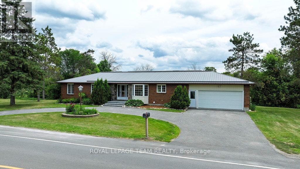 












517 DONALD B. MUNRO DRIVE

,
Ottawa,




Ontario
K0A1L0

