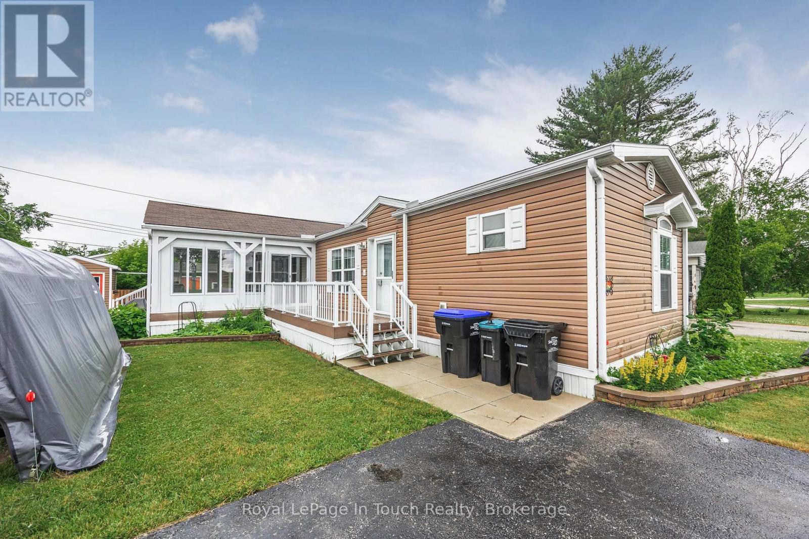 












6 MAPLE LANE

,
Midland,




Ontario
L4R0B9

