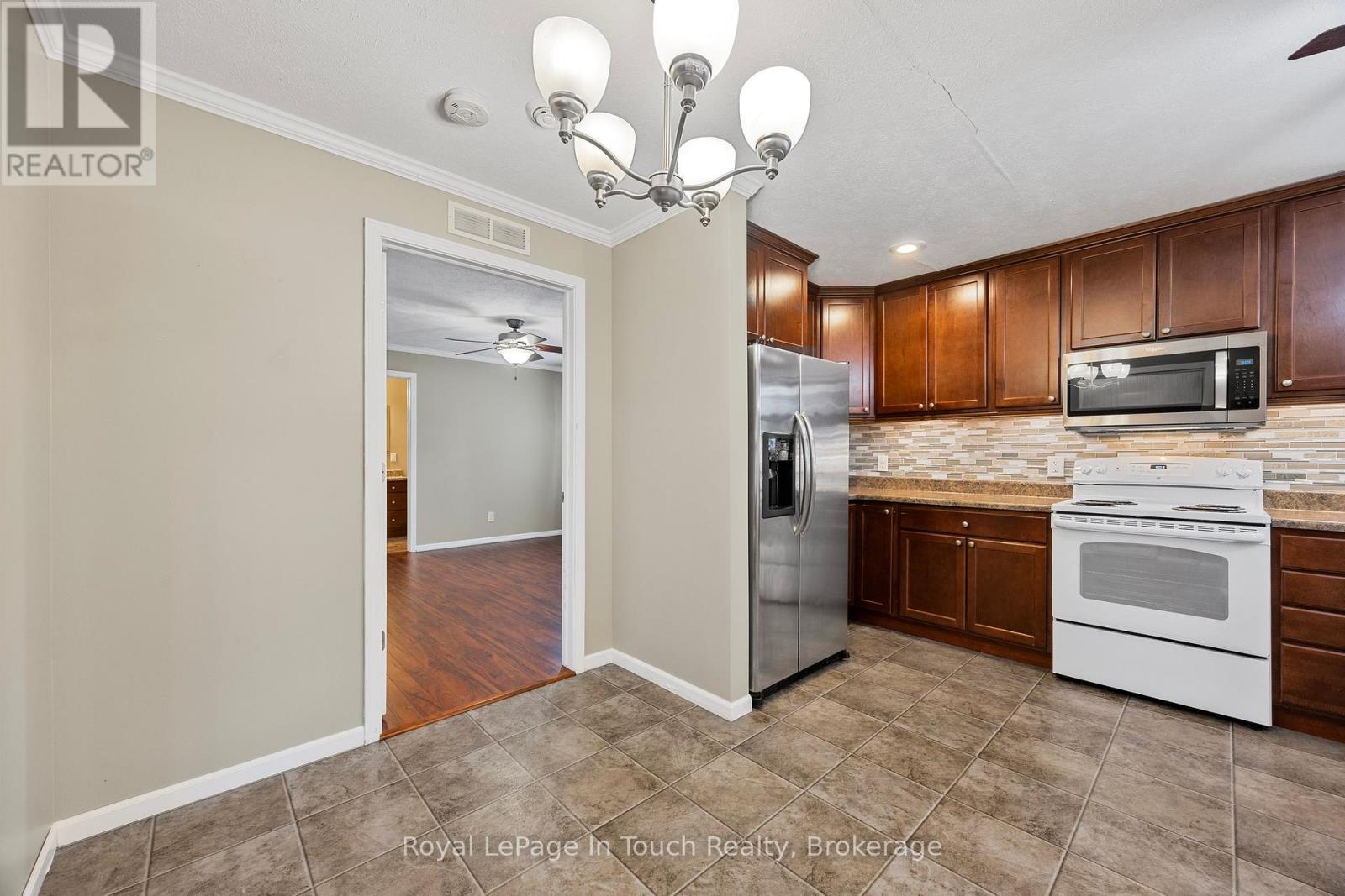 












6 MAPLE LANE

,
Midland,




Ontario
L4R0B9

