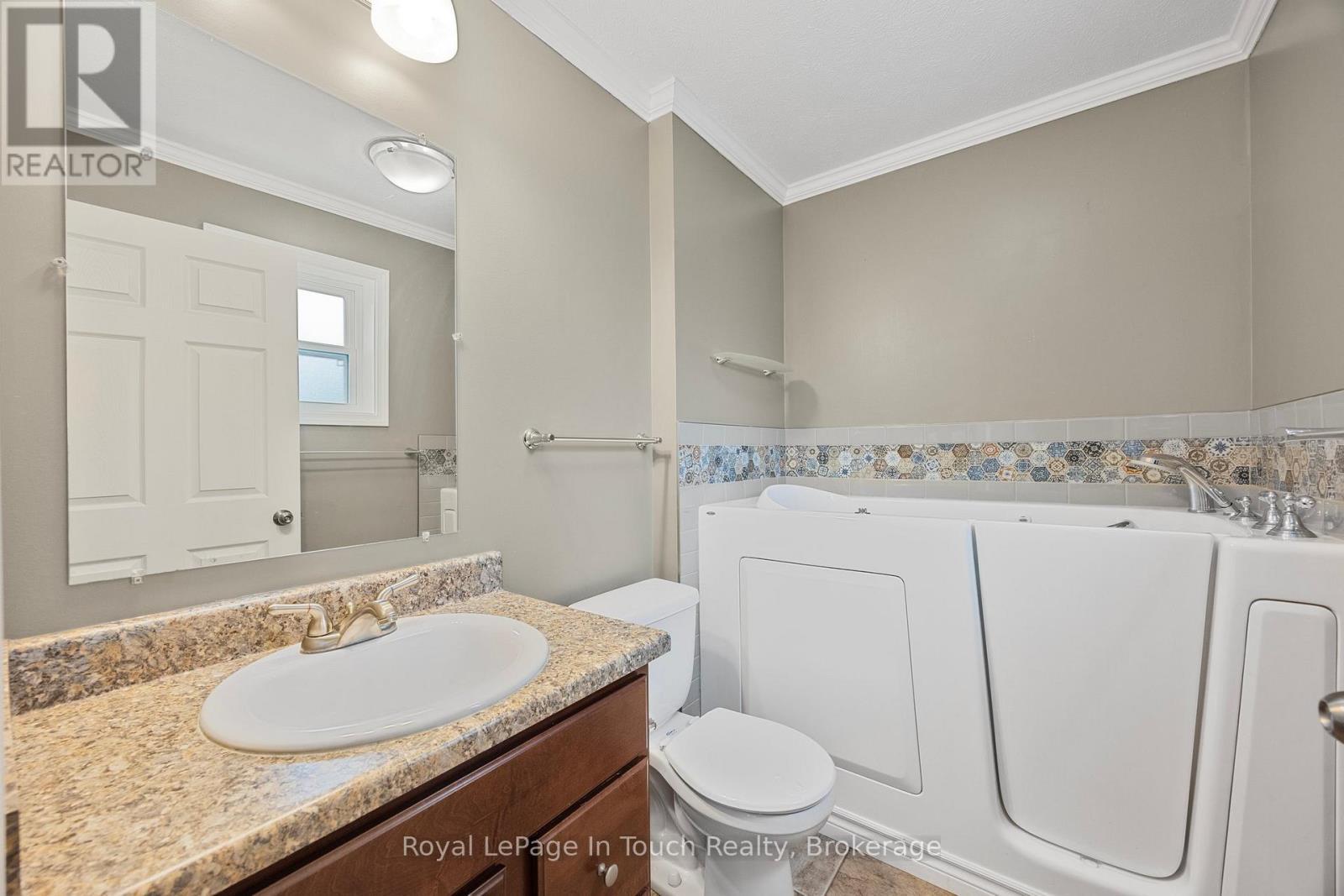












6 MAPLE LANE

,
Midland,




Ontario
L4R0B9

