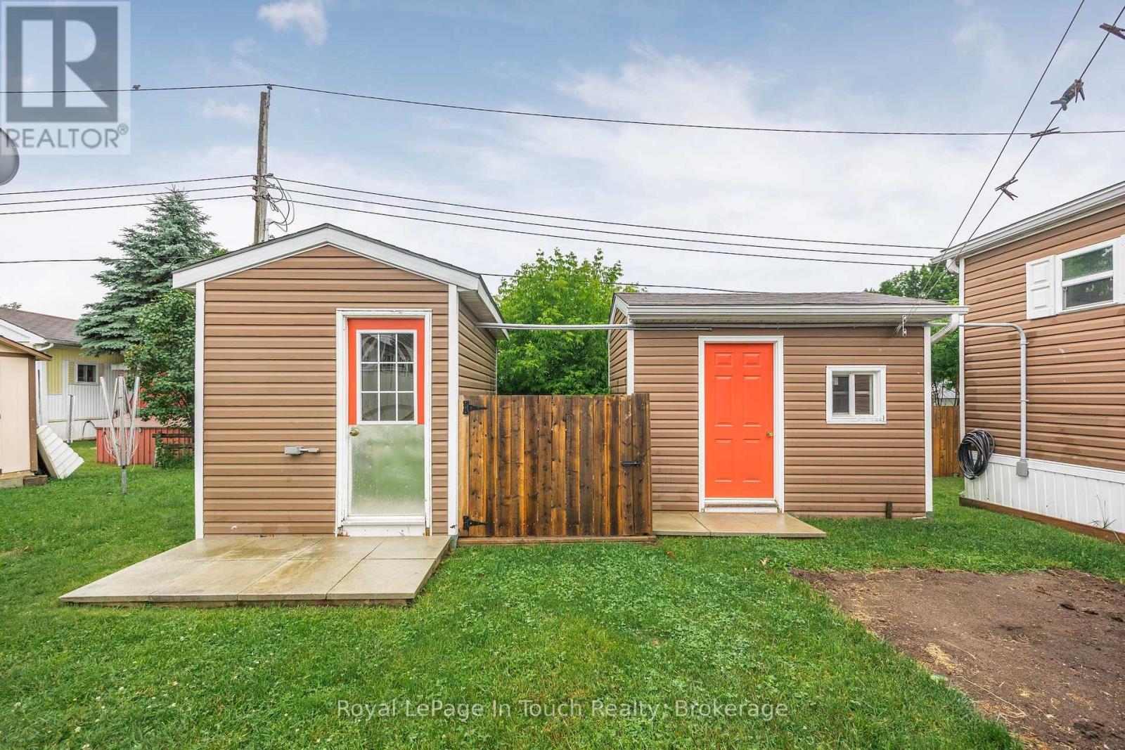












6 MAPLE LANE

,
Midland,




Ontario
L4R0B9

