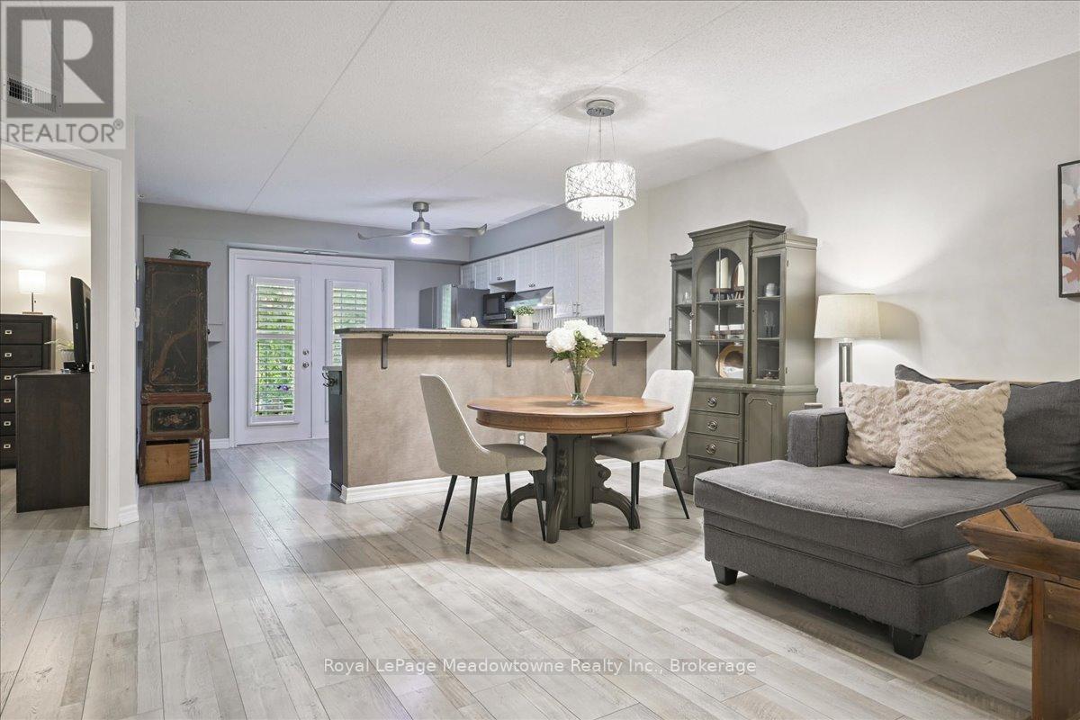 












105 - 1450 BISHOPS GATE

,
Oakville (GA Glen Abbey),




Ontario
L6M4N1

