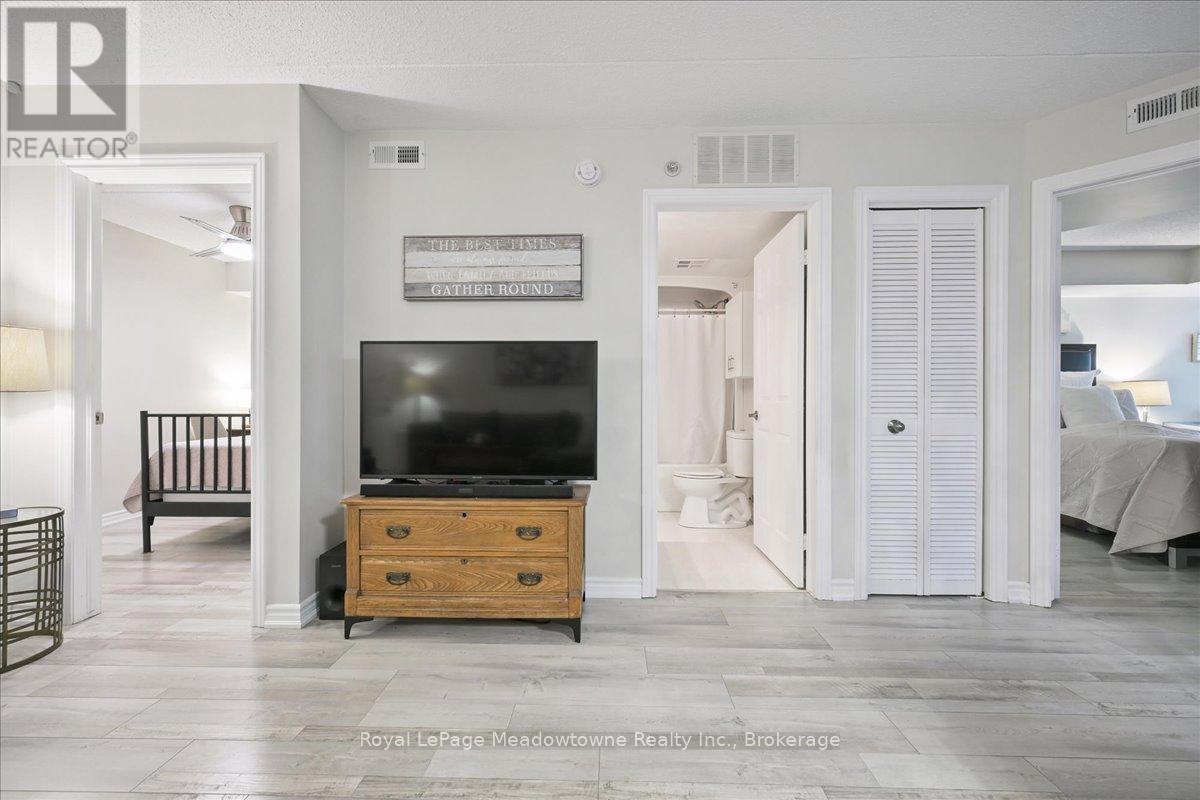












105 - 1450 BISHOPS GATE

,
Oakville (GA Glen Abbey),




Ontario
L6M4N1

