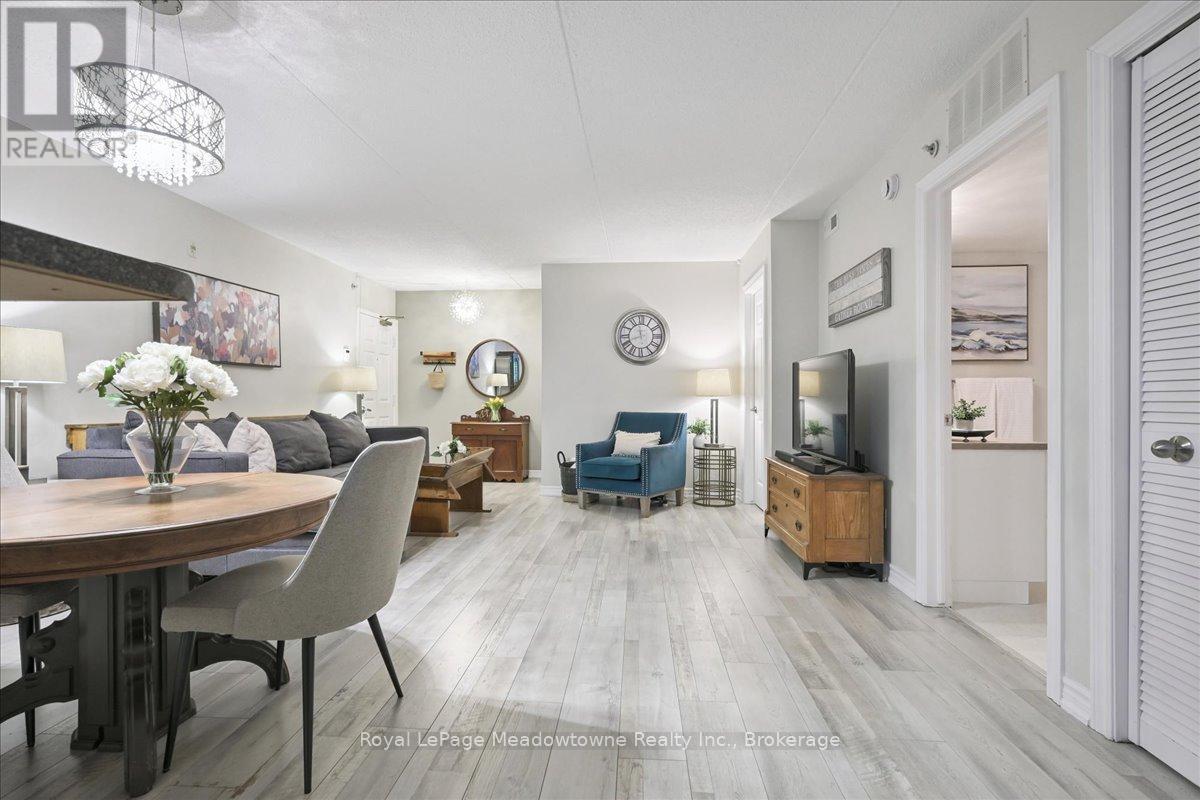 












105 - 1450 BISHOPS GATE

,
Oakville (GA Glen Abbey),




Ontario
L6M4N1

