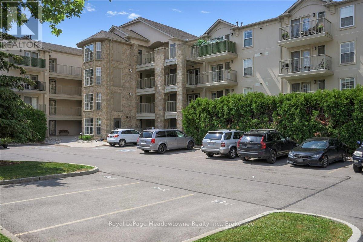 












105 - 1450 BISHOPS GATE

,
Oakville (GA Glen Abbey),




Ontario
L6M4N1

