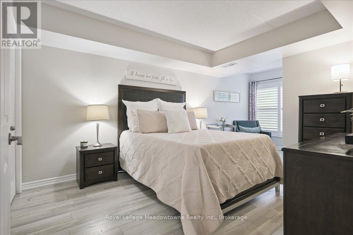 












105 - 1450 BISHOPS GATE

,
Oakville (GA Glen Abbey),




Ontario
L6M4N1


