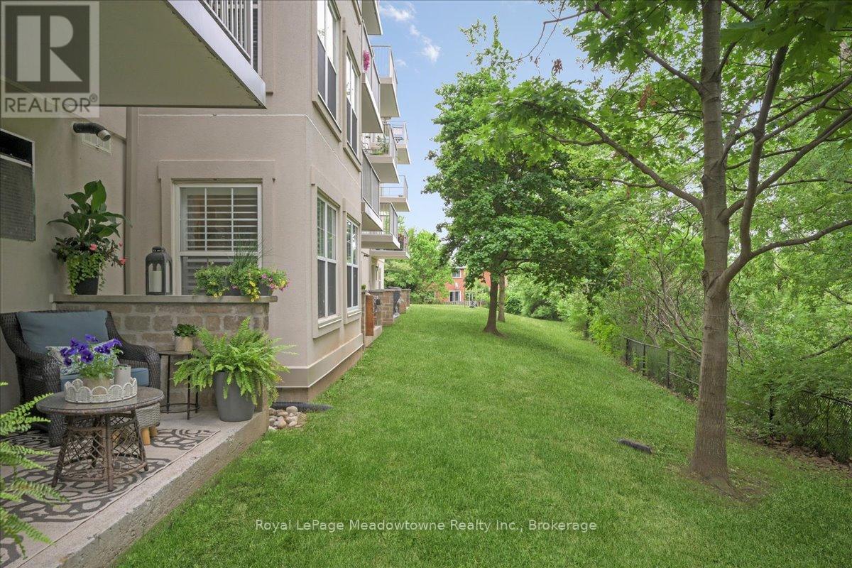 












105 - 1450 BISHOPS GATE

,
Oakville (GA Glen Abbey),




Ontario
L6M4N1

