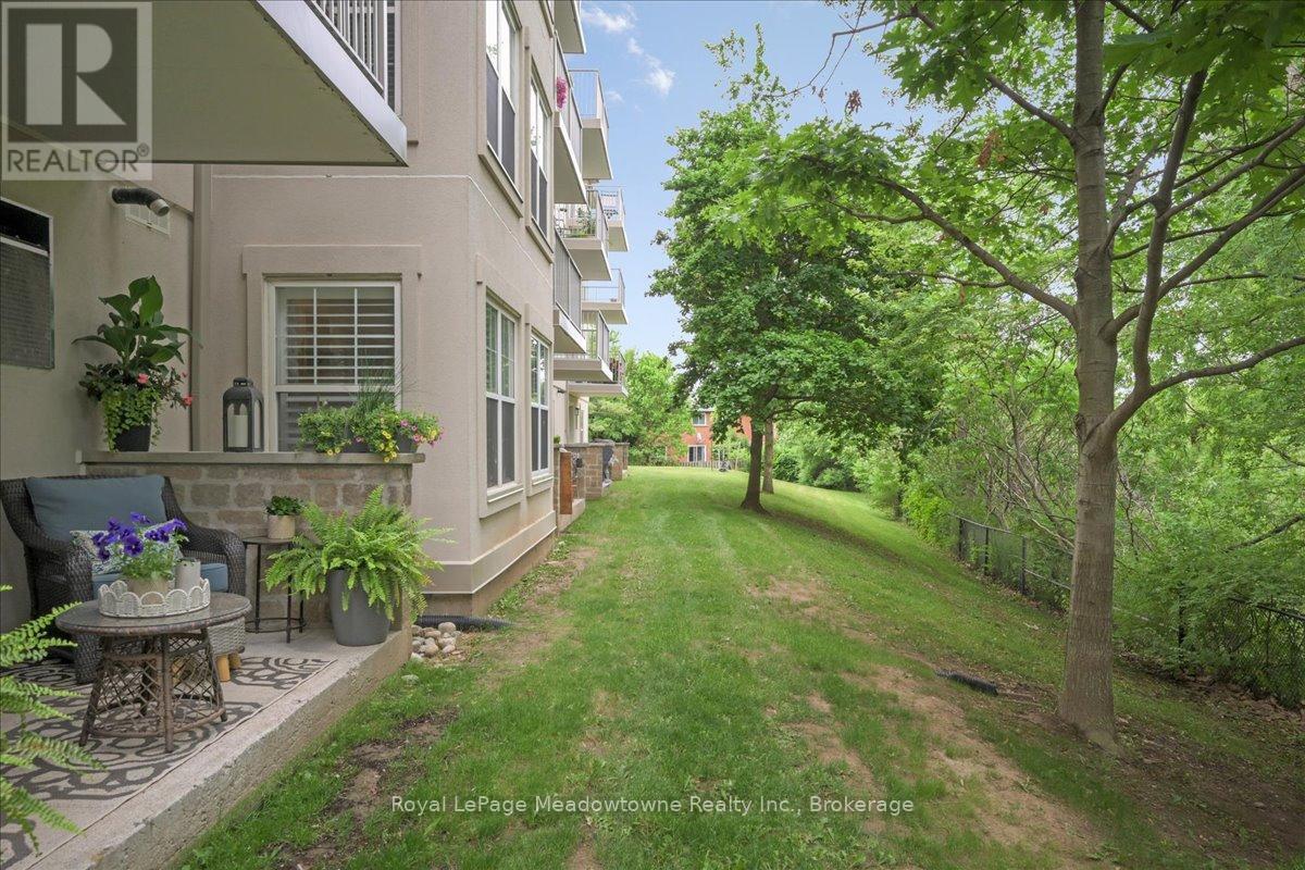 












105 - 1450 BISHOPS GATE

,
Oakville (GA Glen Abbey),




Ontario
L6M4N1


