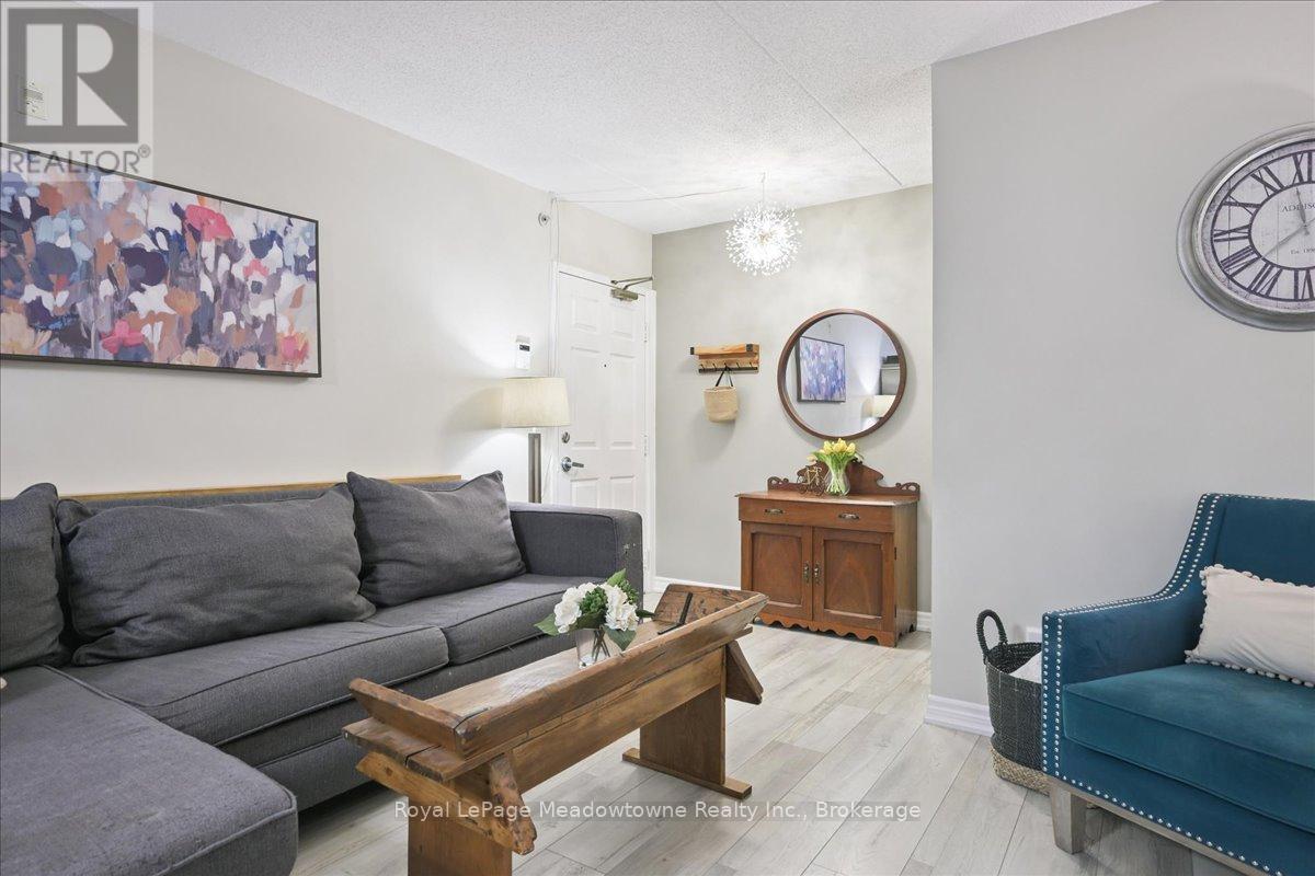 












105 - 1450 BISHOPS GATE

,
Oakville (GA Glen Abbey),




Ontario
L6M4N1


