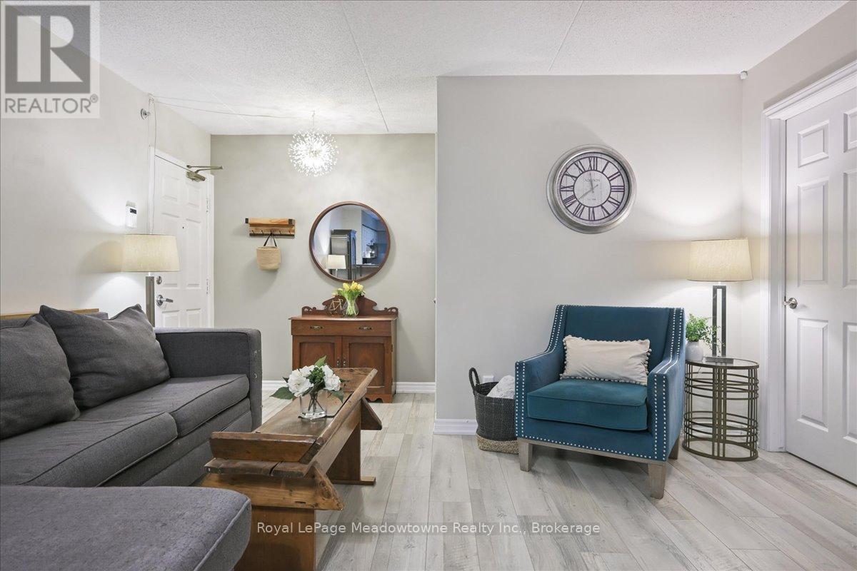 












105 - 1450 BISHOPS GATE

,
Oakville (GA Glen Abbey),




Ontario
L6M4N1

