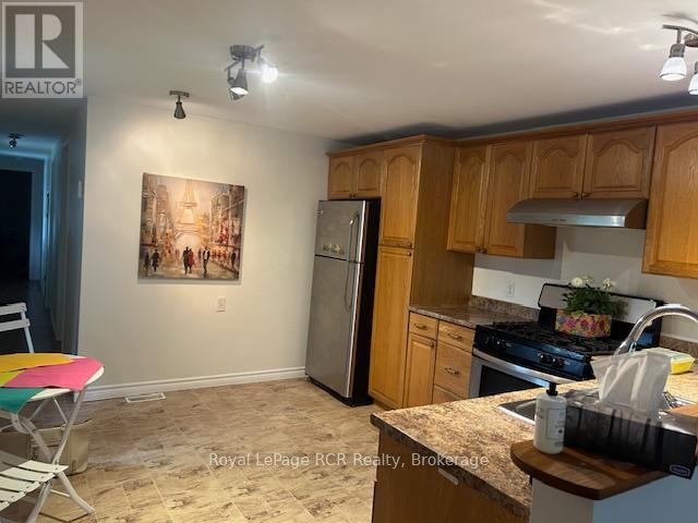 












90 SUSSEX SQUARE

,
Georgian Bluffs,




Ontario
N4K5N5

