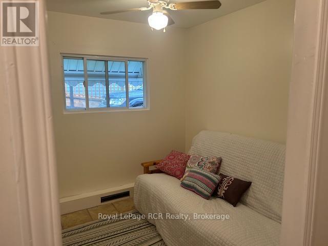 












90 SUSSEX SQUARE

,
Georgian Bluffs,




Ontario
N4K5N5

