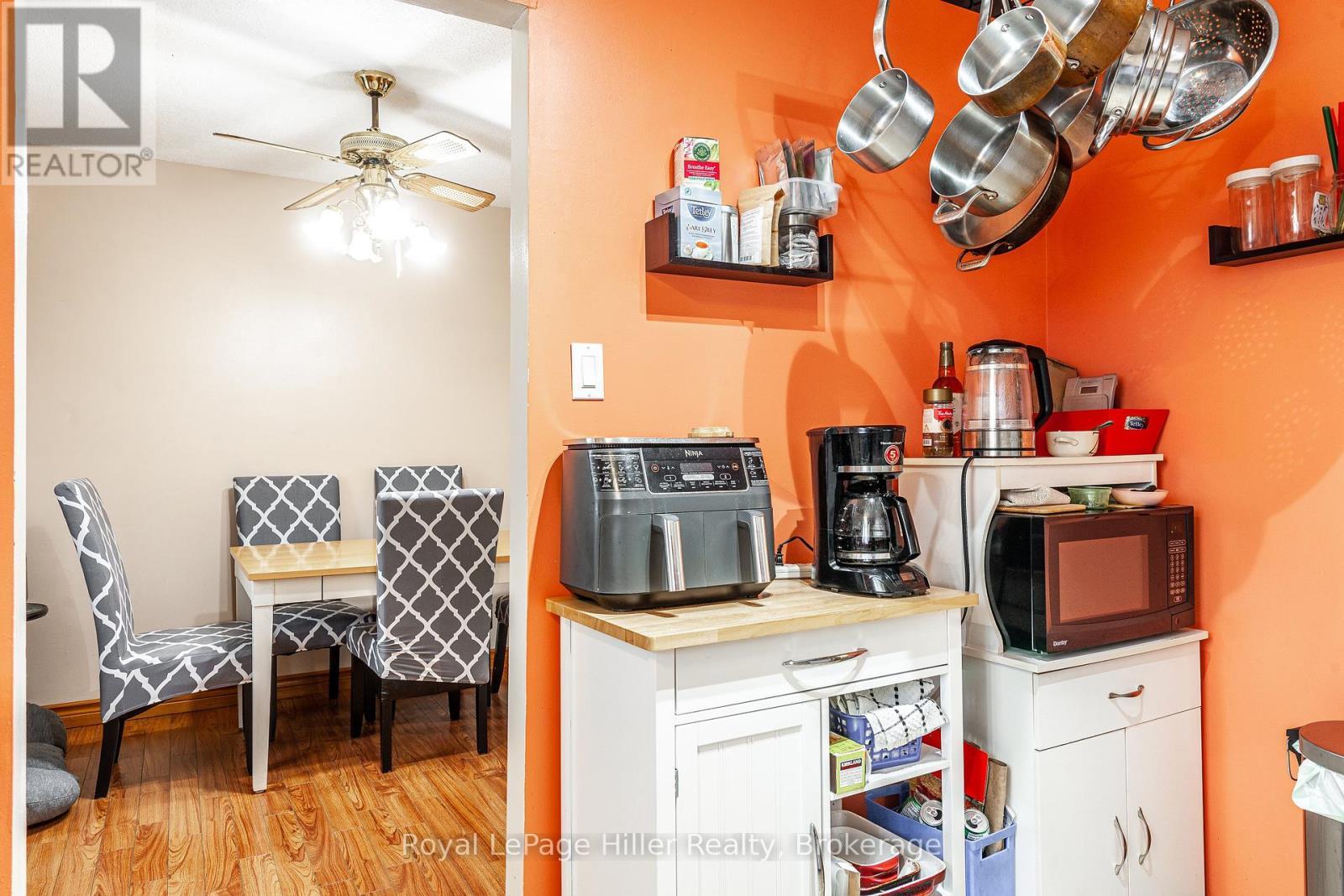












292 MAPLE AVENUE

,
Stratford,




Ontario
N5A6Z4


