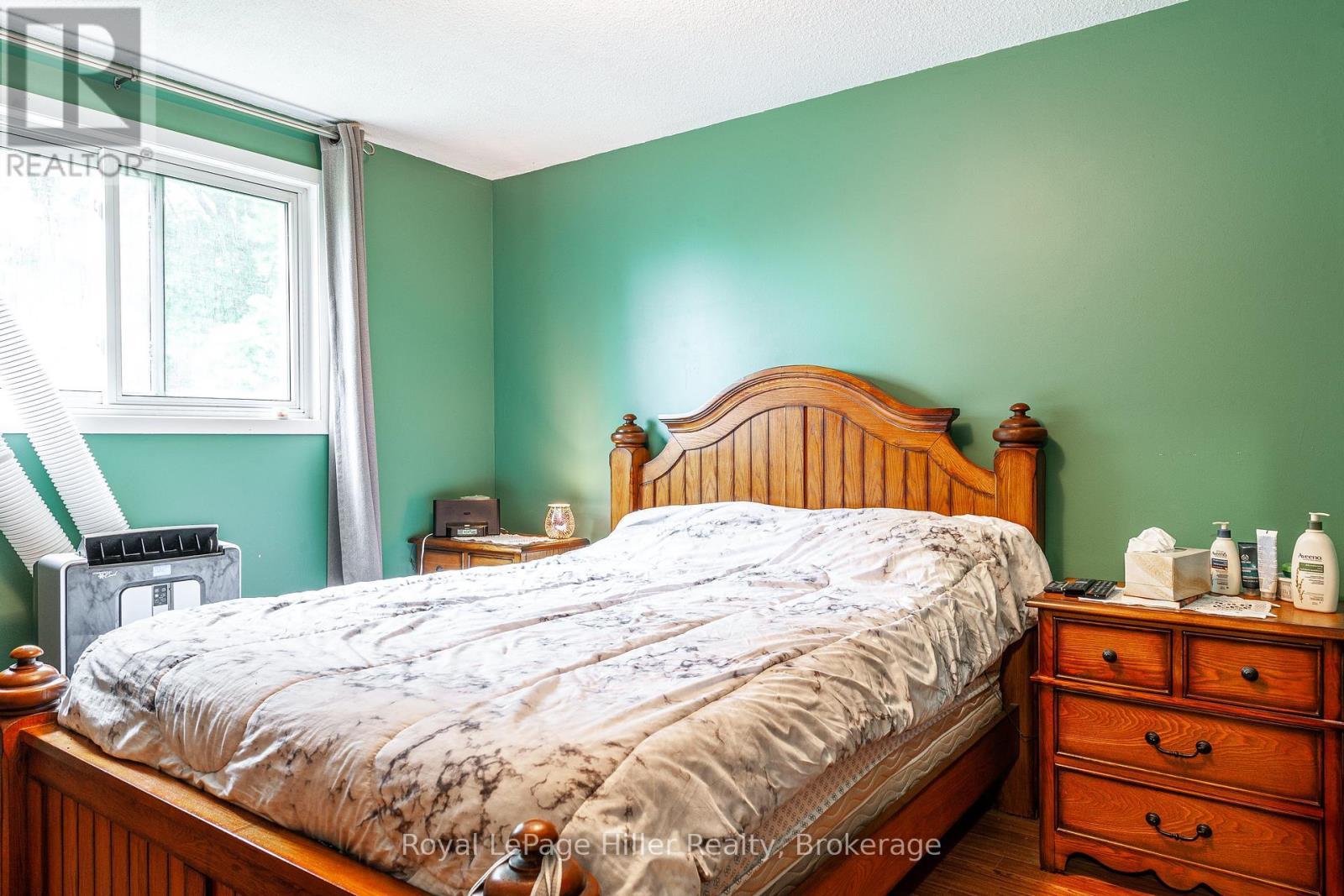 












292 MAPLE AVENUE

,
Stratford,




Ontario
N5A6Z4

