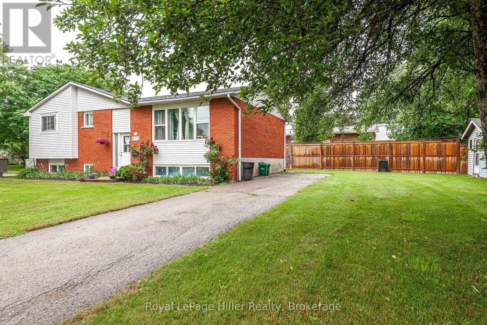












292 MAPLE AVENUE

,
Stratford,




Ontario
N5A6Z4

