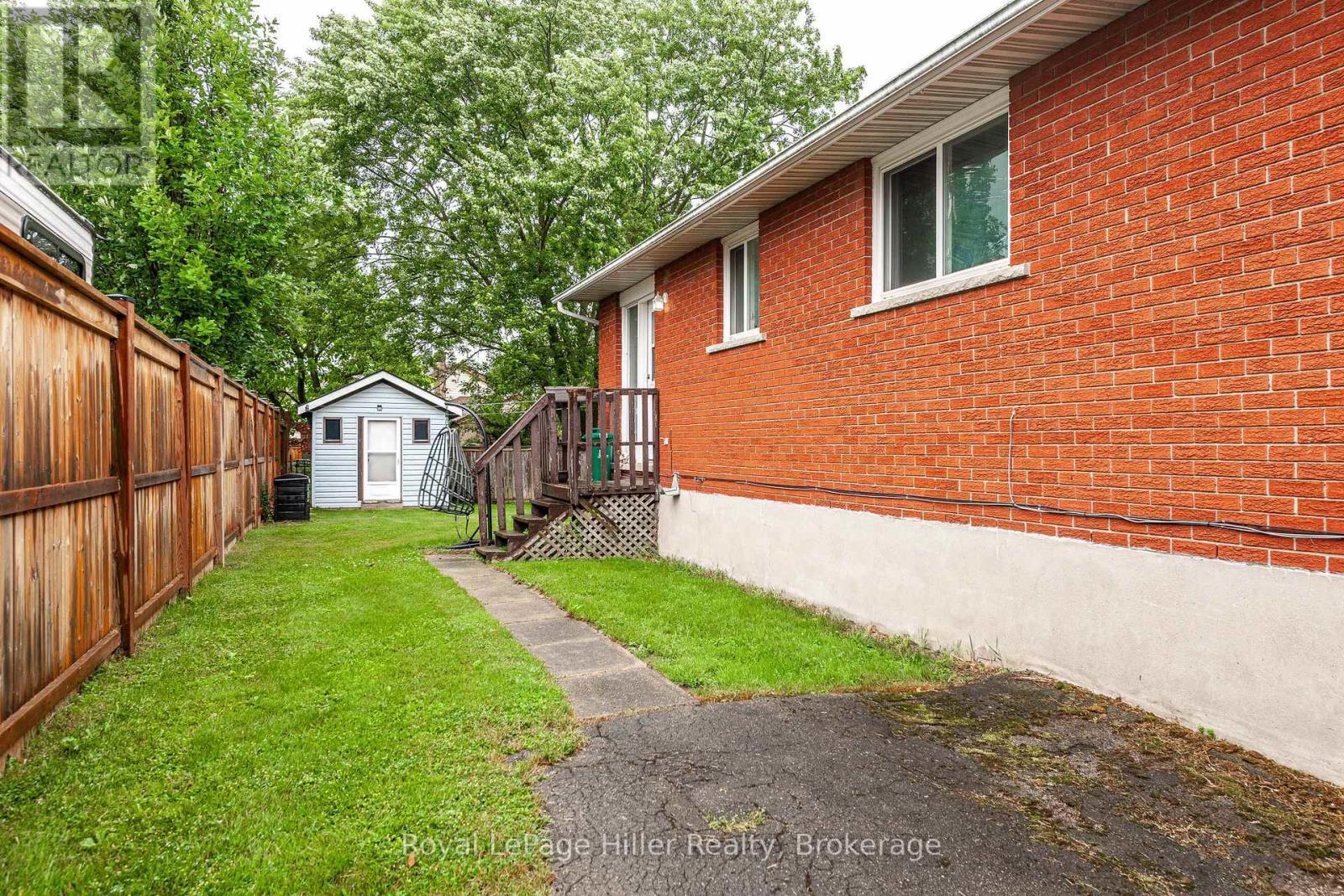 












292 MAPLE AVENUE

,
Stratford,




Ontario
N5A6Z4

