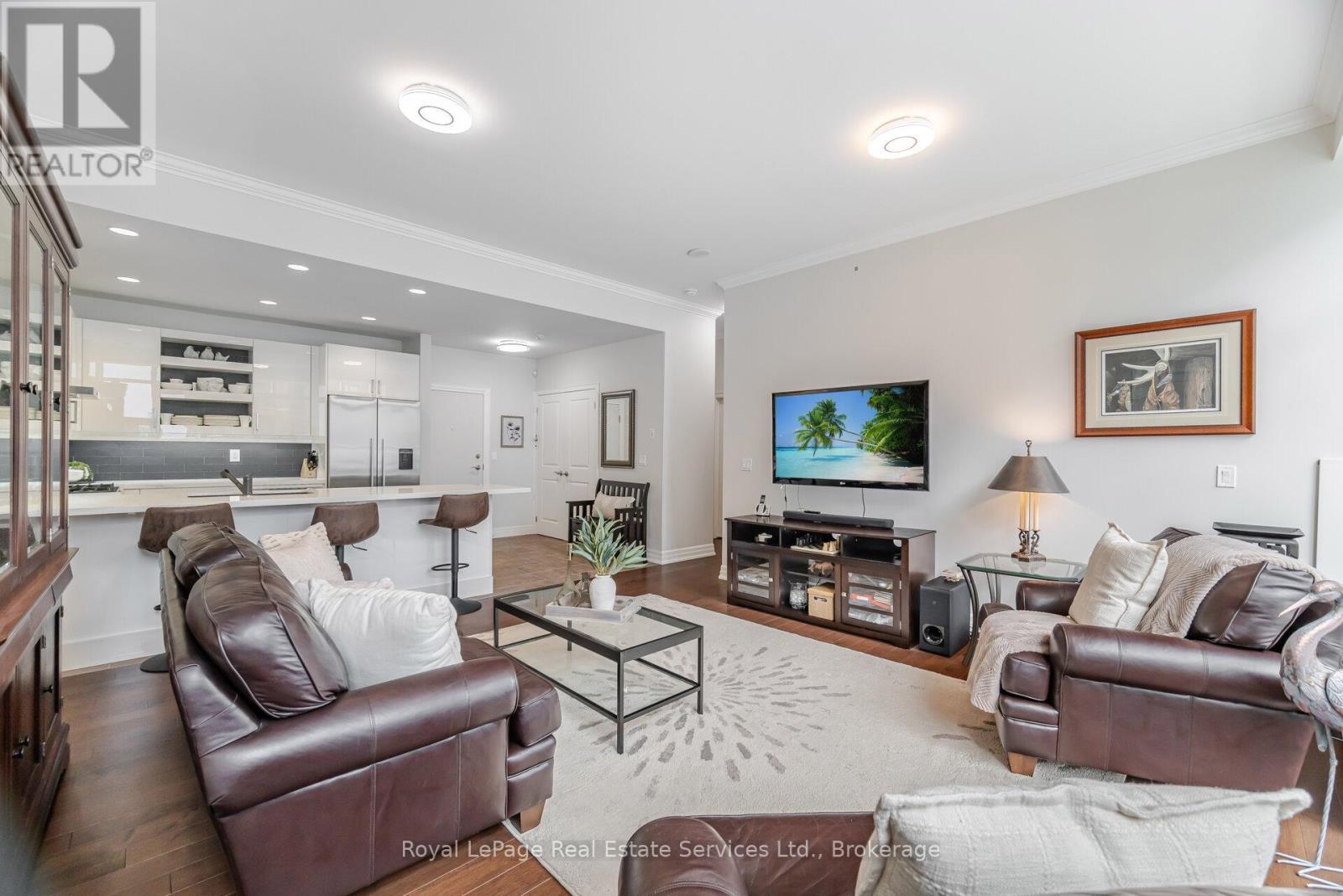 












303 - 360 PEARL STREET

,
Burlington (Brant),




Ontario
L7R1E1

