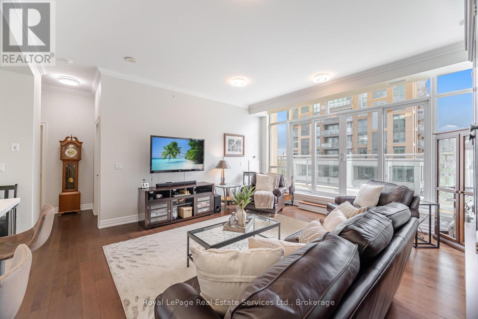 












303 - 360 PEARL STREET

,
Burlington (Brant),




Ontario
L7R1E1

