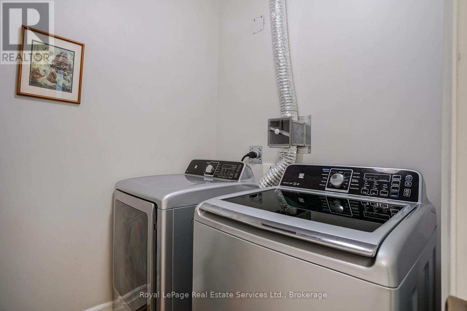 












303 - 360 PEARL STREET

,
Burlington (Brant),




Ontario
L7R1E1

