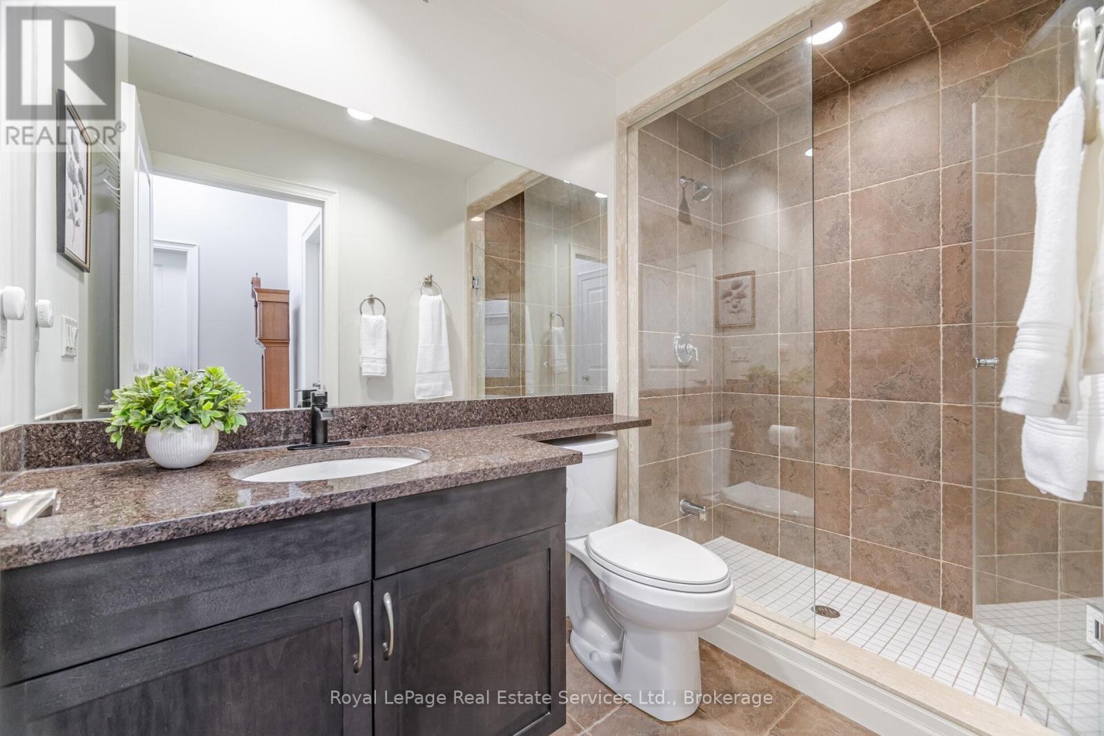 












303 - 360 PEARL STREET

,
Burlington (Brant),




Ontario
L7R1E1


