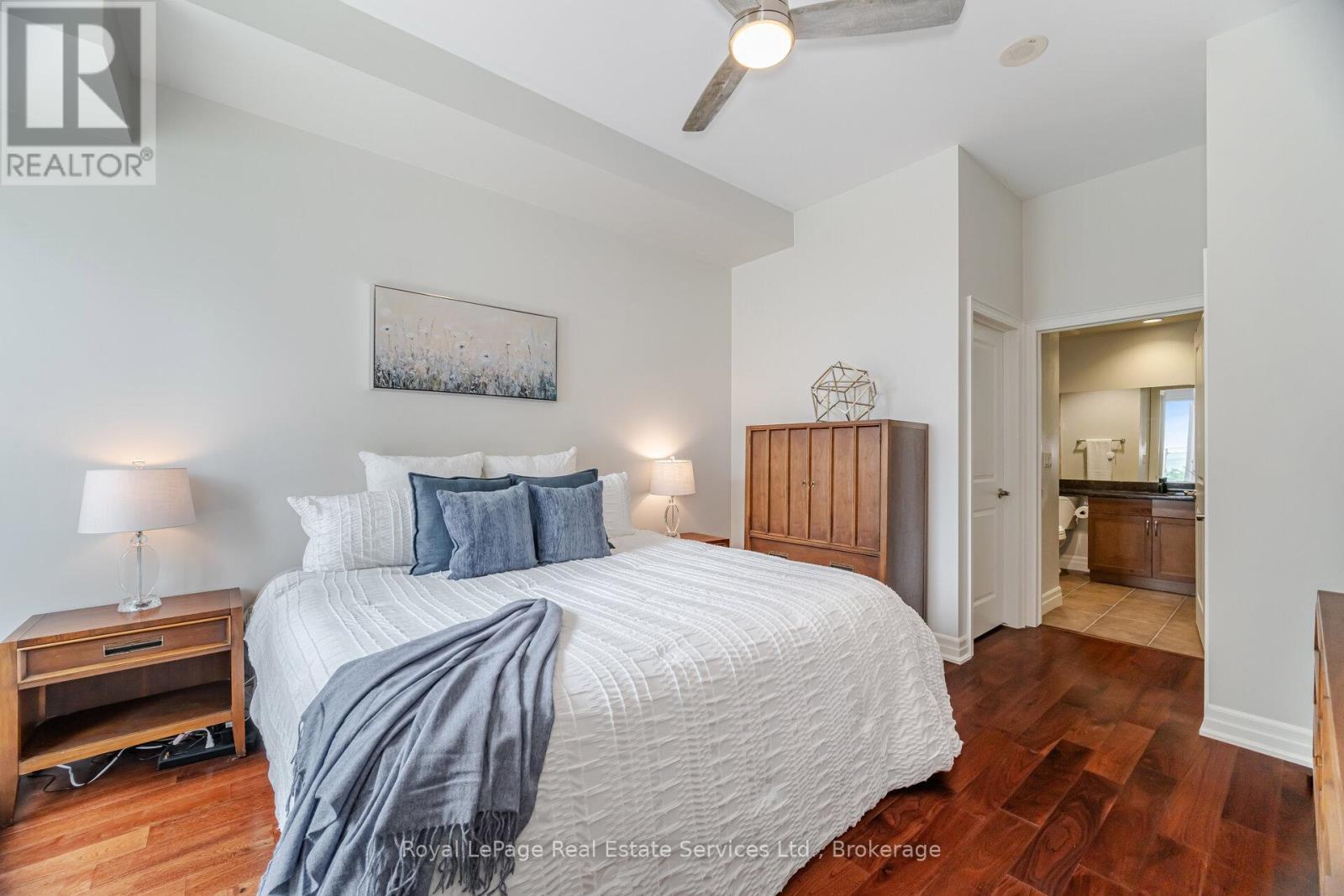 












303 - 360 PEARL STREET

,
Burlington (Brant),




Ontario
L7R1E1

