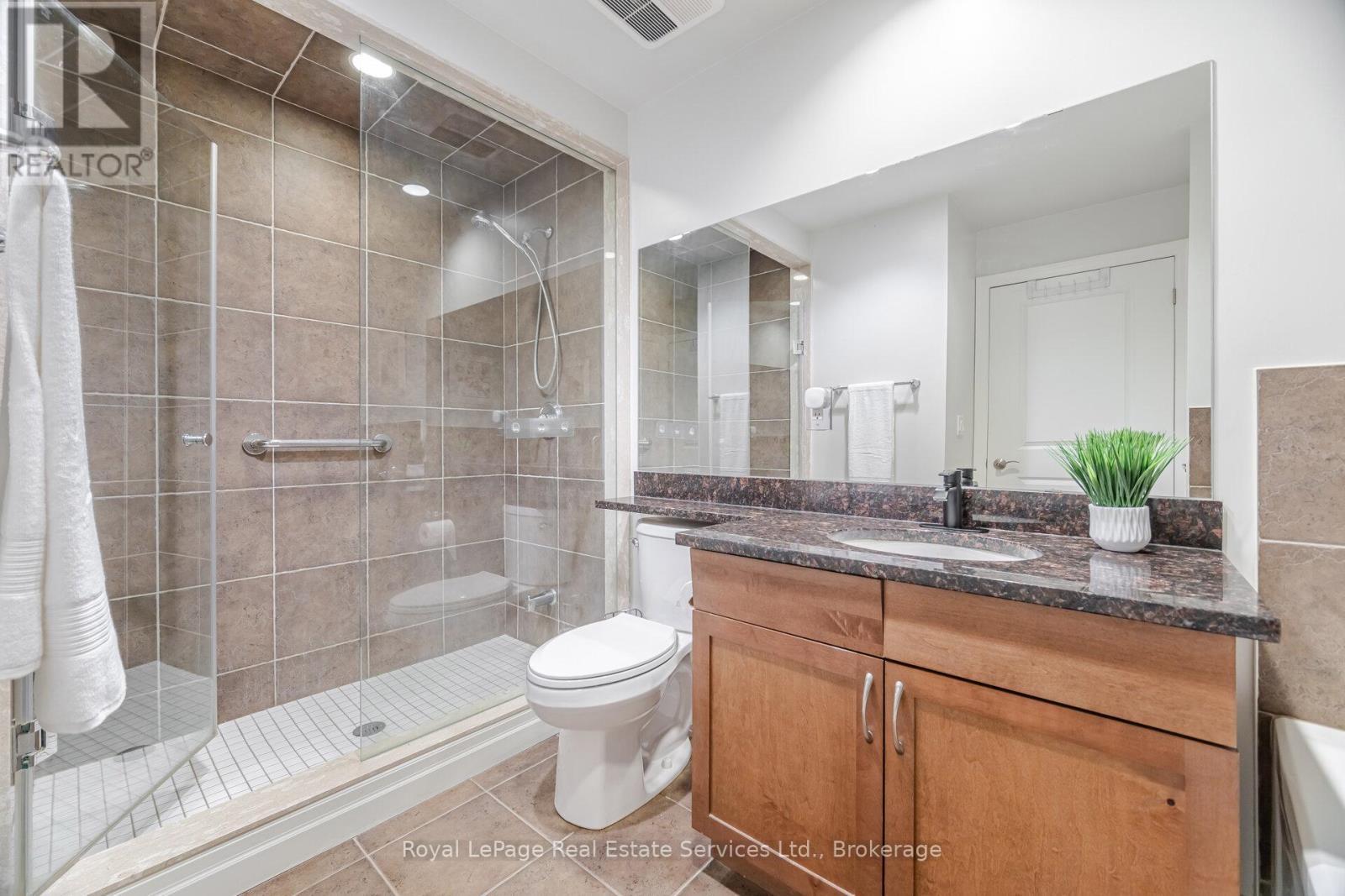












303 - 360 PEARL STREET

,
Burlington (Brant),




Ontario
L7R1E1

