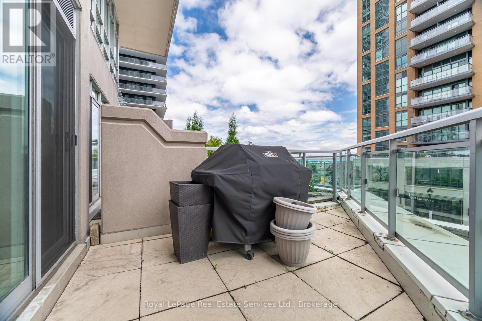 












303 - 360 PEARL STREET

,
Burlington (Brant),




Ontario
L7R1E1

