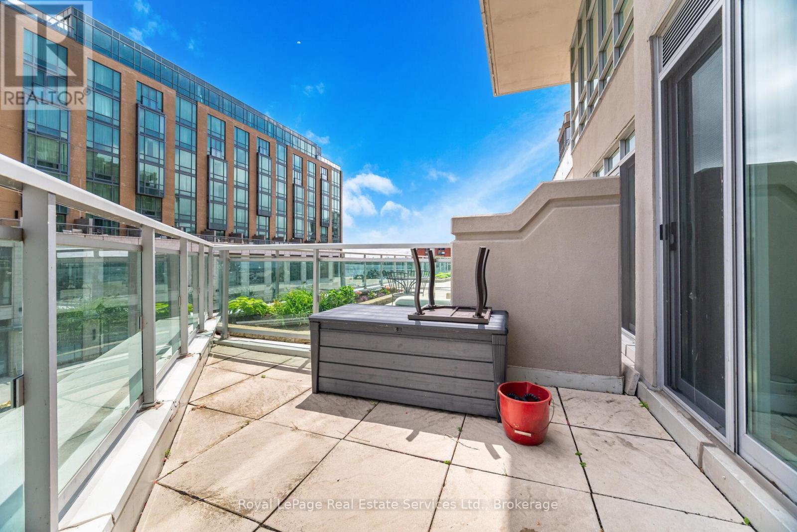 












303 - 360 PEARL STREET

,
Burlington (Brant),




Ontario
L7R1E1

