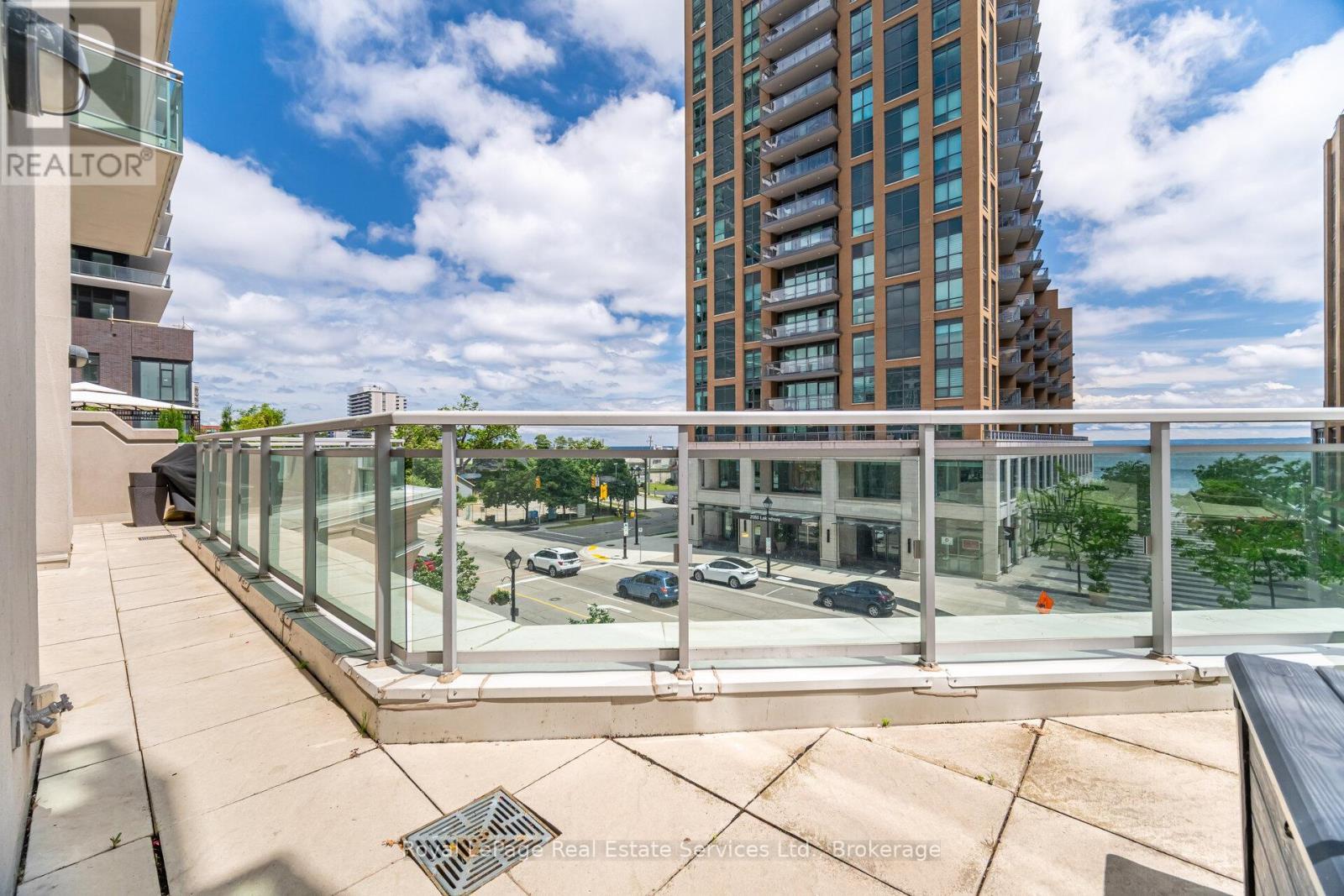 












303 - 360 PEARL STREET

,
Burlington (Brant),




Ontario
L7R1E1

