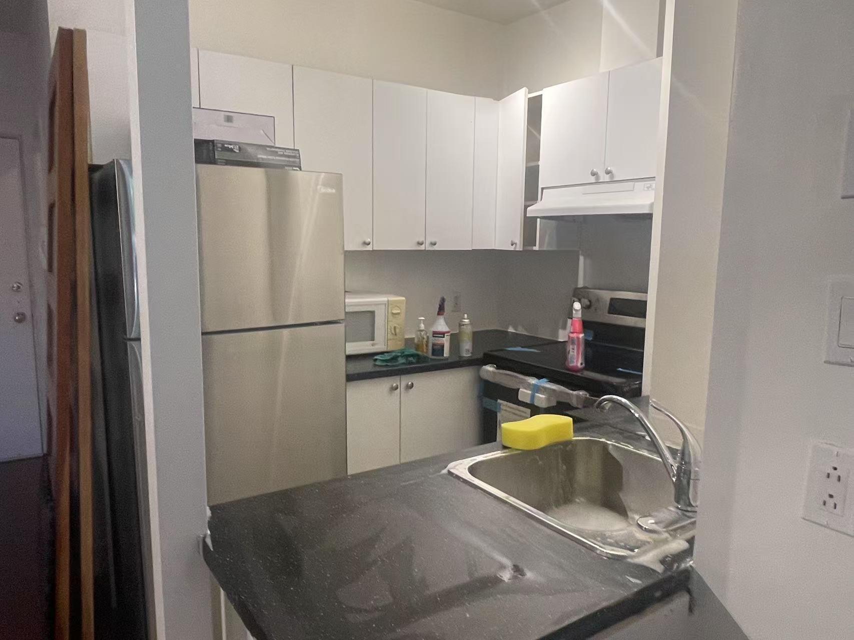 









1319


Rue Ste-Catherine E.

, 2,
Montréal (Ville-Marie),




QC
H2L2H4


