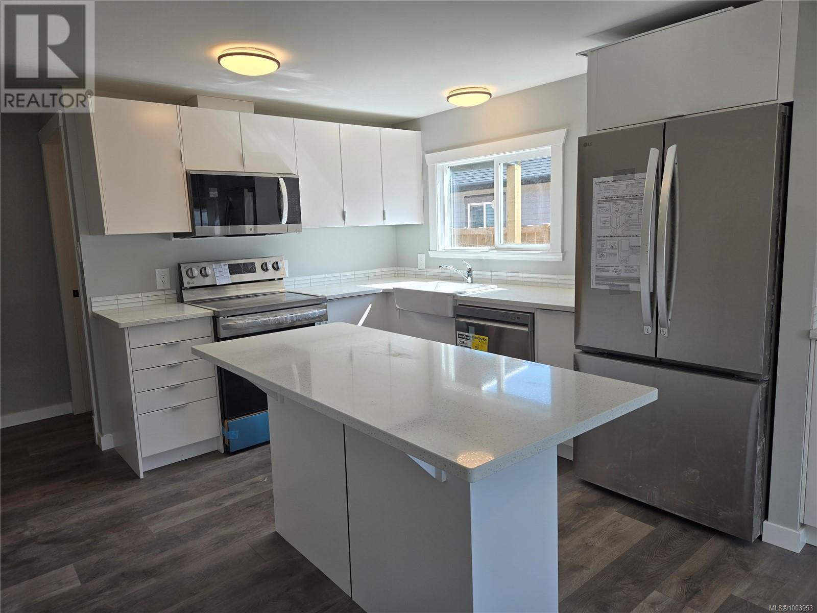 












833 William St

,
Parksville,




British Columbia
V9P2T3

