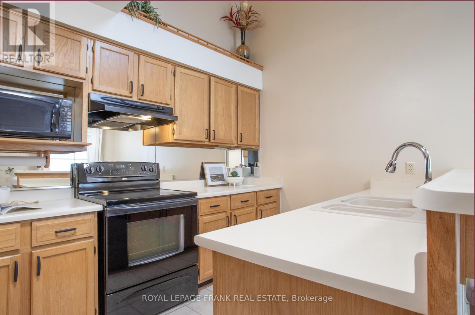 












F12 - 1667 NASH ROAD

,
Clarington (Courtice),




Ontario
L1E1S8

