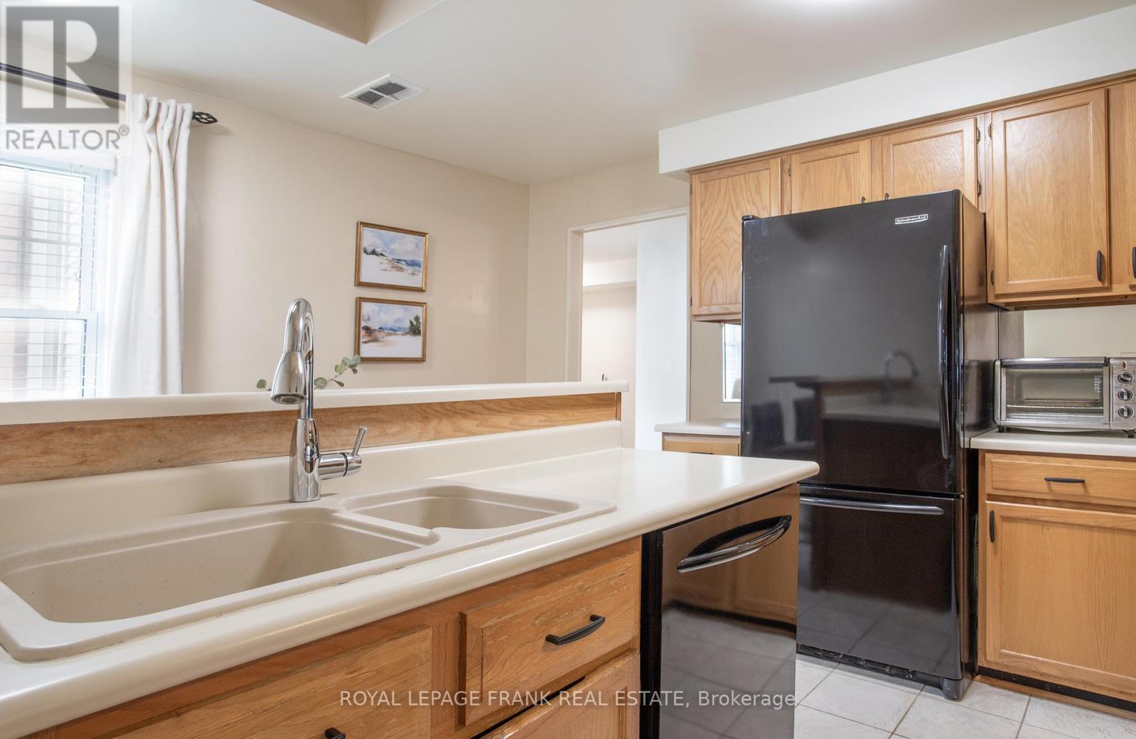 












F12 - 1667 NASH ROAD

,
Clarington (Courtice),




Ontario
L1E1S8

