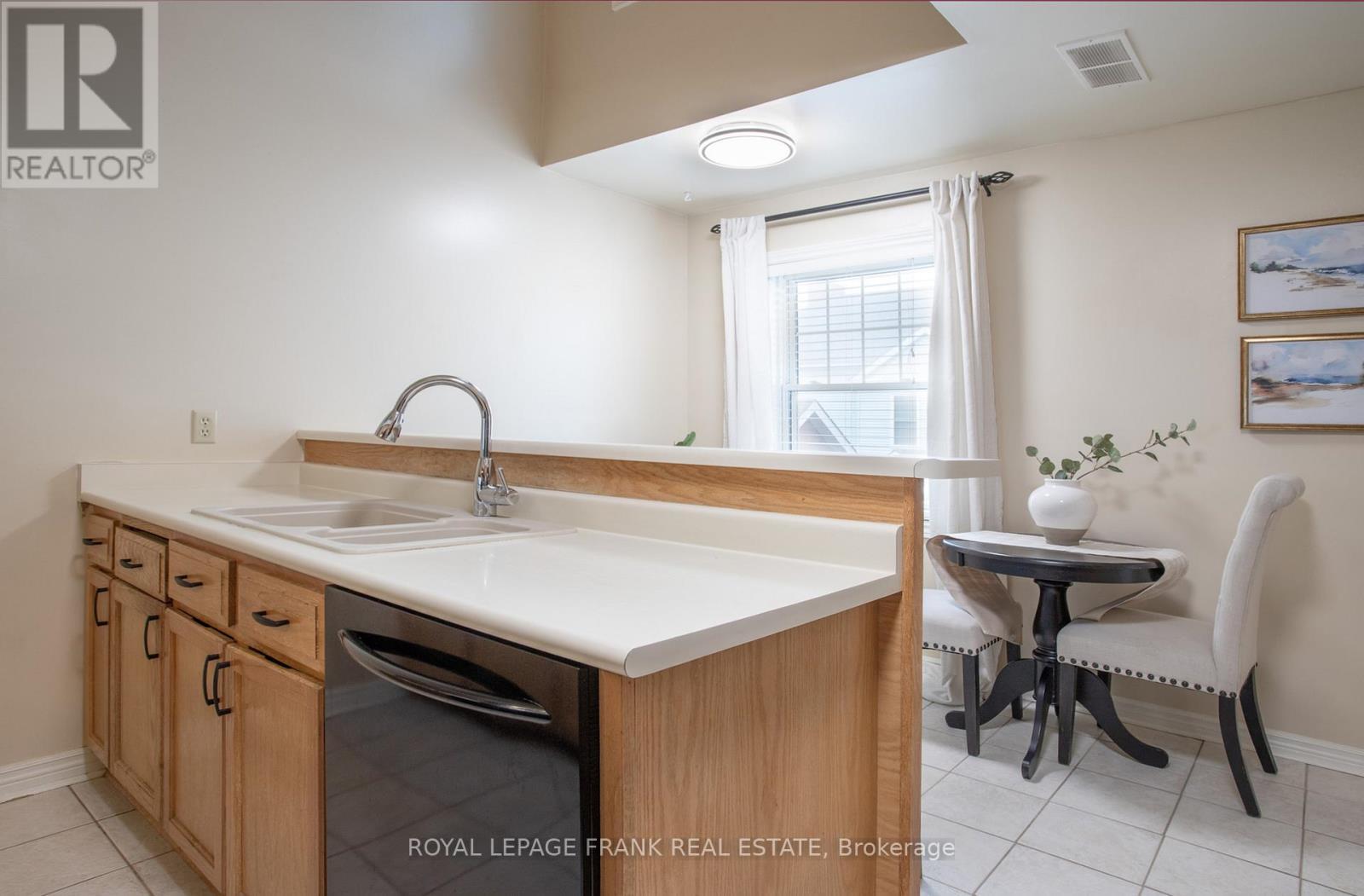 












F12 - 1667 NASH ROAD

,
Clarington (Courtice),




Ontario
L1E1S8

